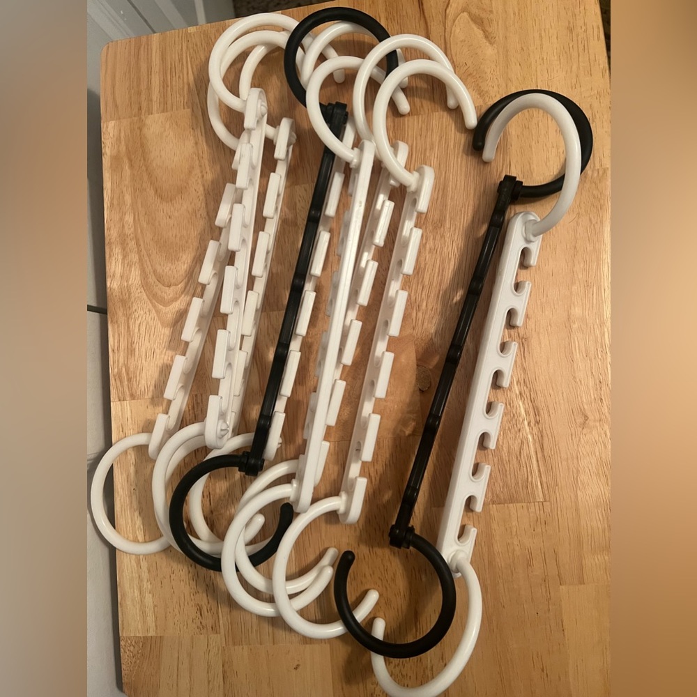 Lot of 10 wonder hangers